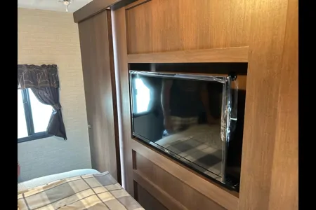 Tyler's Keystone 308BHS Travel Trailer