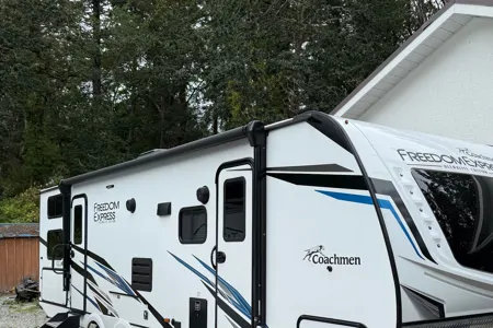Mike's Super Clean Family RV!