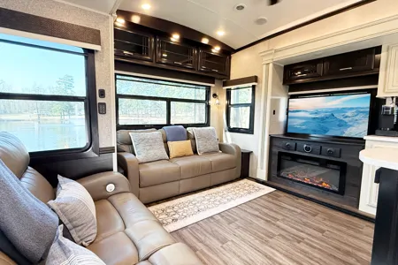 Luxury RV Cottage
