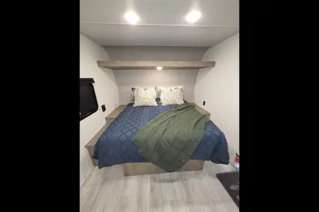 Loaded 2025 Keystone Springdale West 20bhwe Travel Trailer (Aka: Mungojerrie)