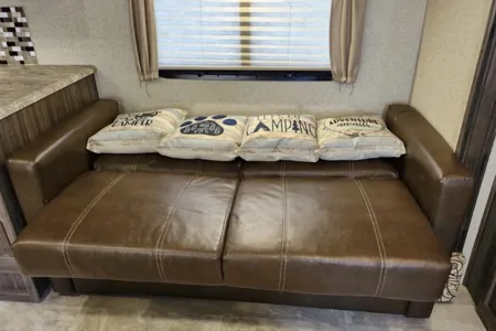 Ashley's Coachmen Apex 300BHS Travel Trailer