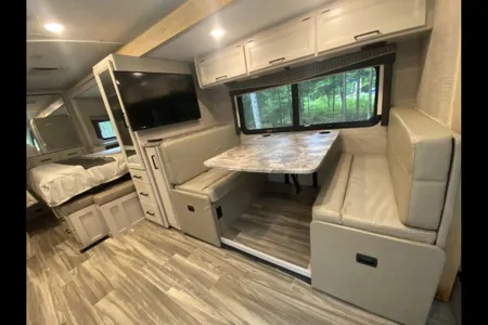 Modern Luxury Meets Easy Driving – 2022 Thor Axis RUV 25.6