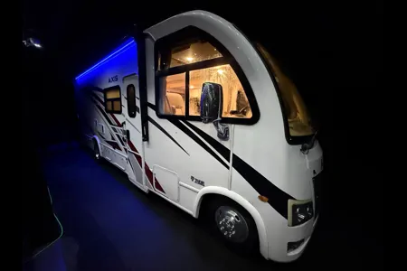 Modern Luxury Meets Easy Driving – 2022 Thor Axis RUV 25.6