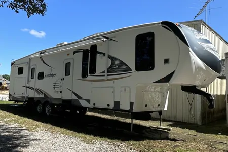 Bayou Ball Farms Forest River Sandpiper Fifth Wheel