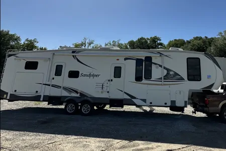 Bayou Ball Farms Forest River Sandpiper Fifth Wheel