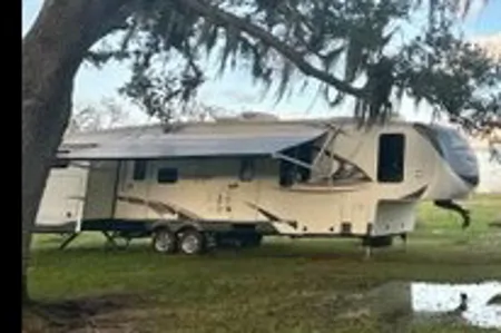 Bayou Ball Farms Forest River Sandpiper Fifth Wheel