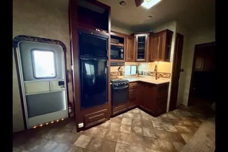 Bayou Ball Farms Forest River Sandpiper Fifth Wheel