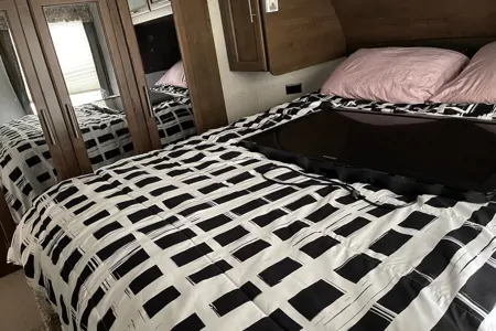 Luxury 2018 Keystone Cougar – Spacious Rear Living RV | Perfect Family Camping