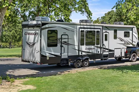 Ryker's Keystone Carbon Toy Hauler Fifth Wheel 2018