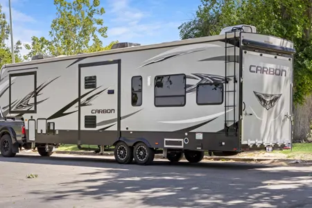 Ryker's Keystone Carbon Toy Hauler Fifth Wheel 2018