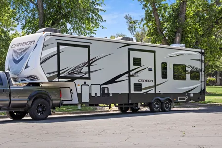 Ryker's Keystone Carbon Toy Hauler Fifth Wheel 2018