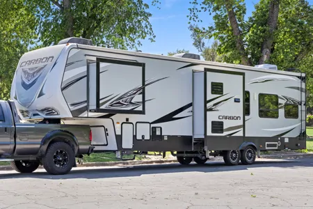 Ryker's Keystone Carbon Toy Hauler Fifth Wheel 2018