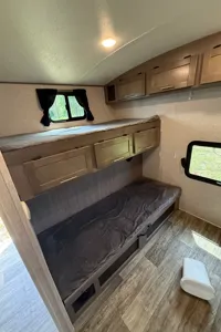 (Delivery ONLY) Sunset Trail, sleeps 10+, 2 bathrooms