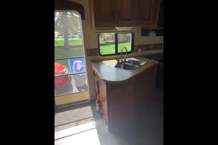 Annie’s Coachmen Chapparel Lite Fifth Wheel