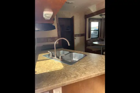 Annie’s Coachmen Chapparel Lite Fifth Wheel