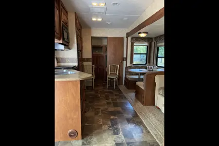 Annie’s Coachmen Chapparel Lite Fifth Wheel