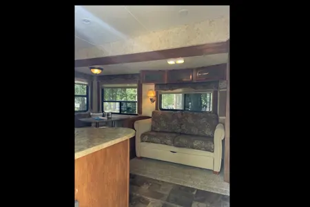 Annie’s Coachmen Chapparel Lite Fifth Wheel