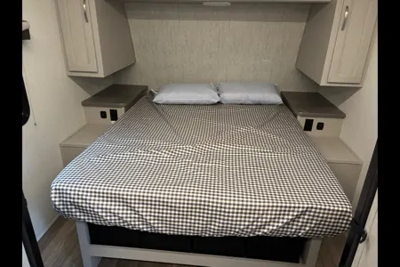 Mathew's Cruiser RV Shadow cruiser 330BHS Travel Trailer