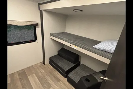 Mathew's Cruiser RV Shadow cruiser 330BHS Travel Trailer