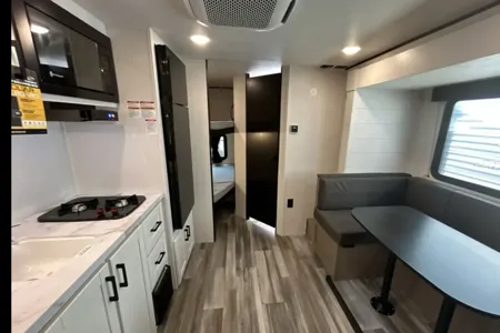 Chandler's Jayco Jay flight slx 197mb Travel Trailer