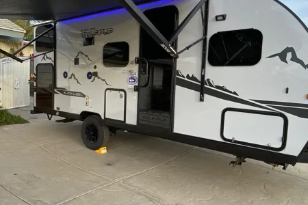 2022 Wolf Pup Spacious Floorplan Road-Trip worthy Pup