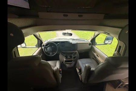 Phoenix - Entegra Coach Odyssey 31F Class C ***SLEEPS 10***