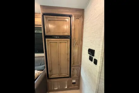 Phoenix - Entegra Coach Odyssey 31F Class C ***SLEEPS 10***