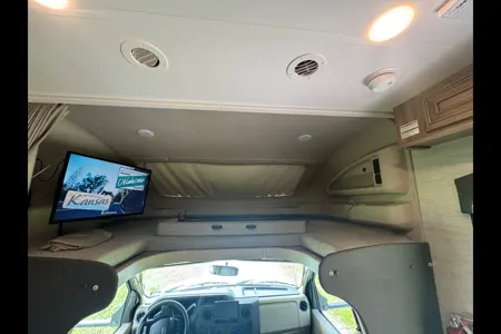 Phoenix - Entegra Coach Odyssey 31F Class C ***SLEEPS 10***
