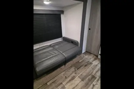 Camping time Coleman Lantern BH263 Travel Trailer