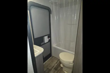 Camping time Coleman Lantern BH263 Travel Trailer