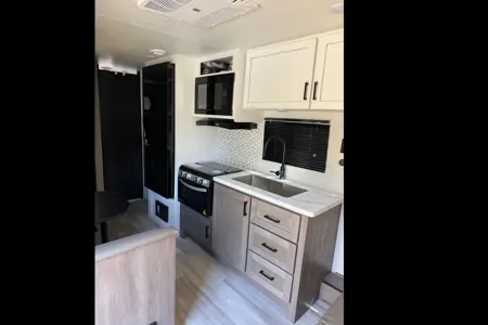 Mackenzie's Highland Ridge RV Open range 26BH Travel Trailer