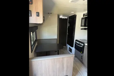 Mackenzie's Highland Ridge RV Open range 26BH Travel Trailer