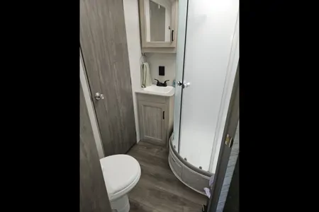 Mini Home on Wheels - 24' Forest River Coachmen Catalina Travel Trailer
