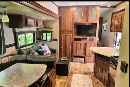 Jess's Crossroads Volante 310BH Fifth Wheel