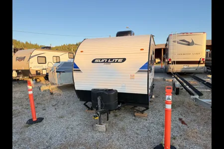 Sam's Sun lite Bh16 Travel Trailer