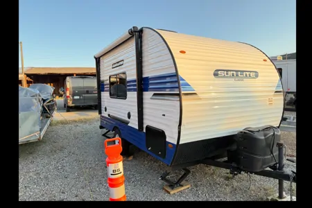 Sam's Sun lite Bh16 Travel Trailer