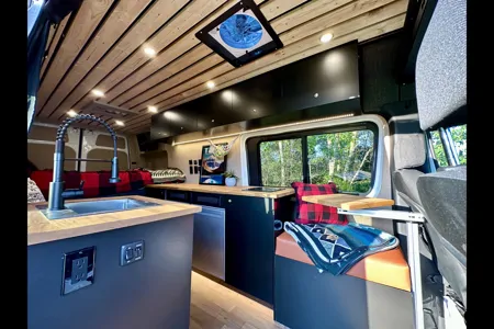 David's Luxury Mercedes-Benz Sprinter 170 4x4 Campervan