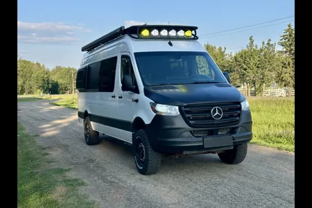 David's Luxury Mercedes-Benz Sprinter 170 4x4 Campervan