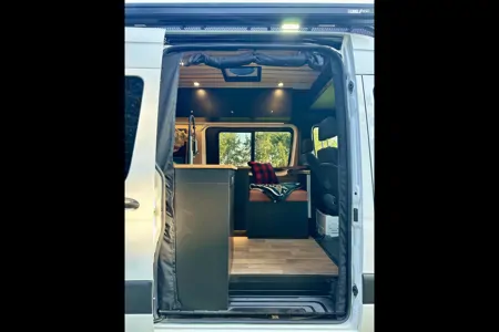 David's Luxury Mercedes-Benz Sprinter 170 4x4 Campervan