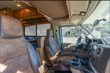 Thor Motor Coach 22 E Class C -Unlimited Mileage