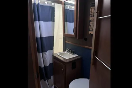 Thor Motor Coach 22 E Class C -Unlimited Mileage