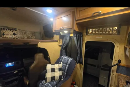 Thor Motor Coach 22 E Class C -Unlimited Mileage