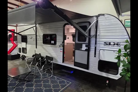 Nate and Katie's Jayco SLX Travel Trailer