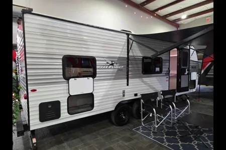 Nate and Katie's Jayco SLX Travel Trailer