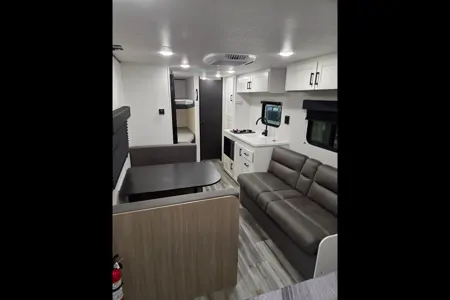 Nate and Katie's Jayco SLX Travel Trailer