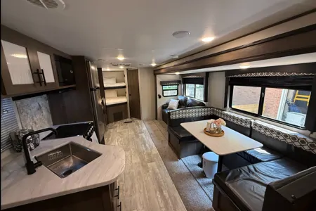 Prime Time AVENGER 27dbs Travel Trailer