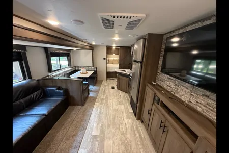 Prime Time AVENGER 27dbs Travel Trailer