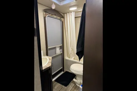 Halfmoon Woods Cabin on Wheels