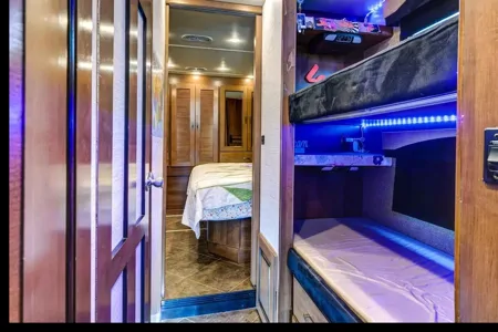 Moses  Fleetwood Extrusion 35 e Class A