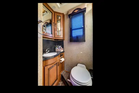 Moses  Fleetwood Extrusion 35 e Class A